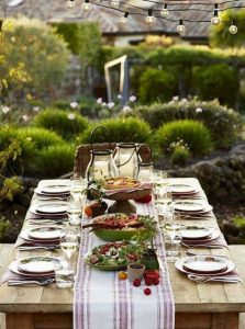 outdoor-table-setting